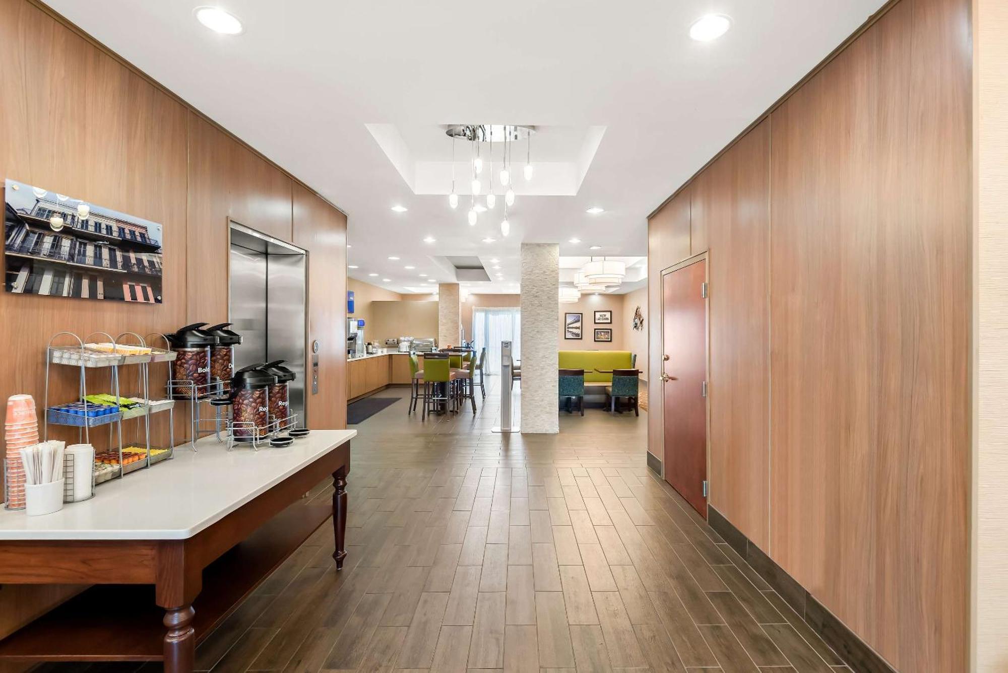 Comfort Suites New Orleans East Dış mekan fotoğraf