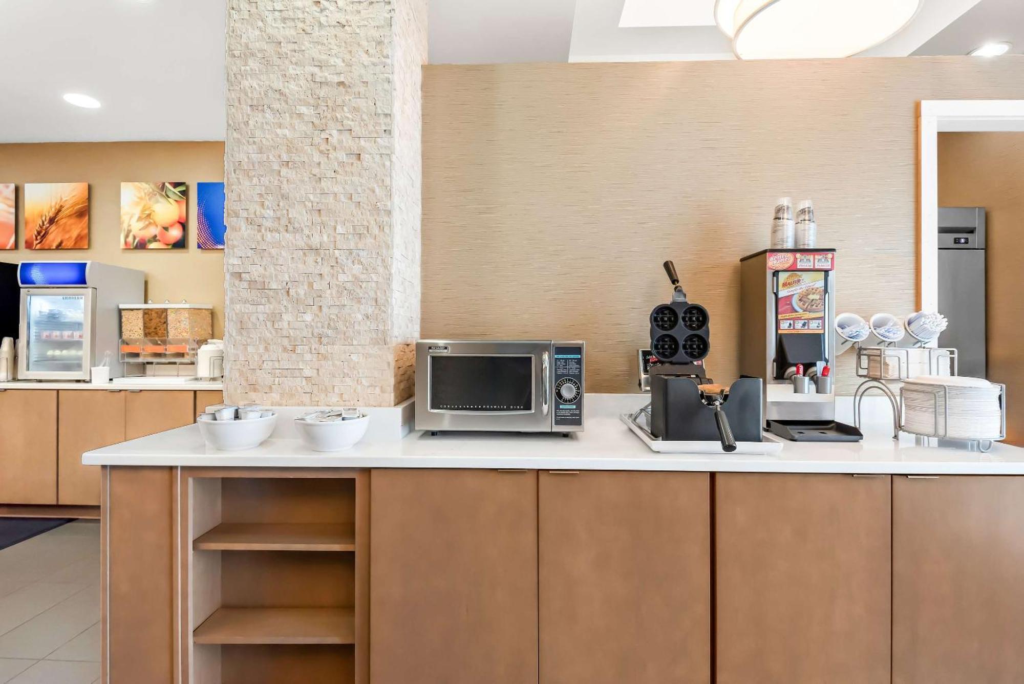 Comfort Suites New Orleans East Dış mekan fotoğraf