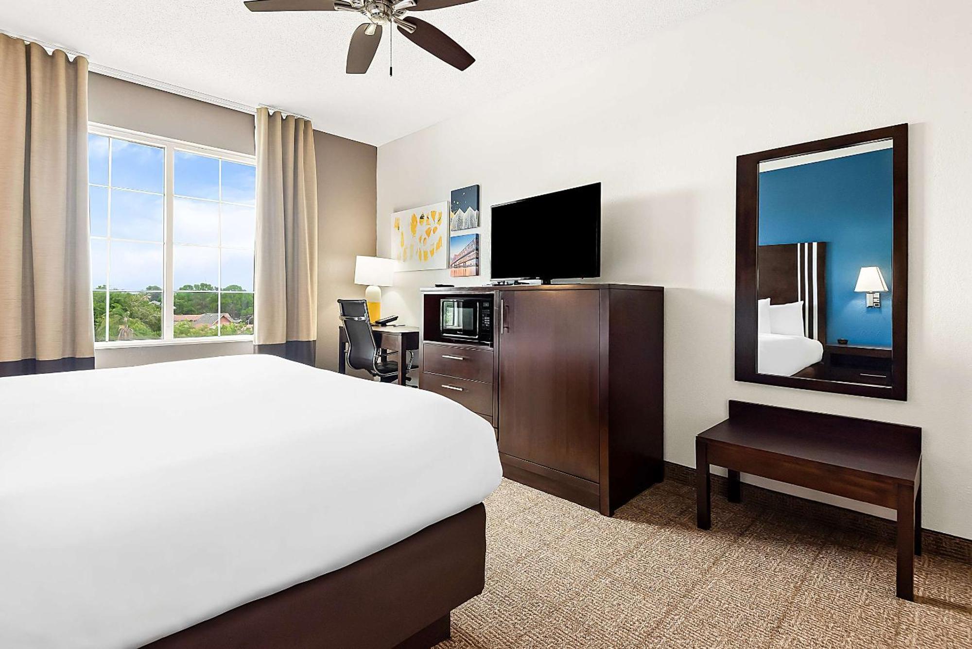 Comfort Suites New Orleans East Dış mekan fotoğraf